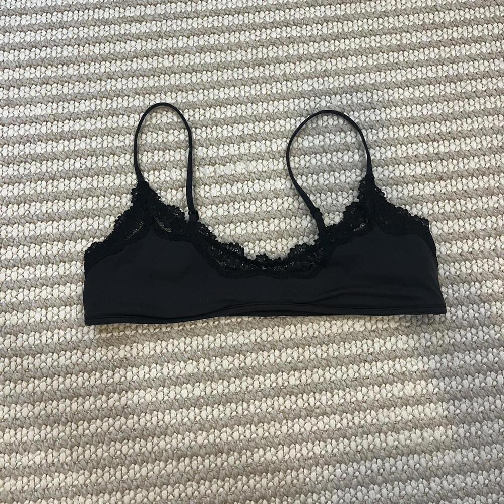 SOLD Skims Fits Everybody Lace Bralette